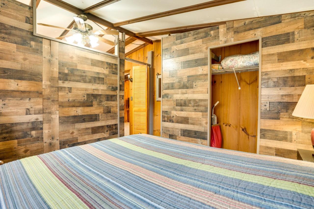 Brasstown Peaceful Warne Cabin Fenced Yard And Screened Porch מראה חיצוני תמונה