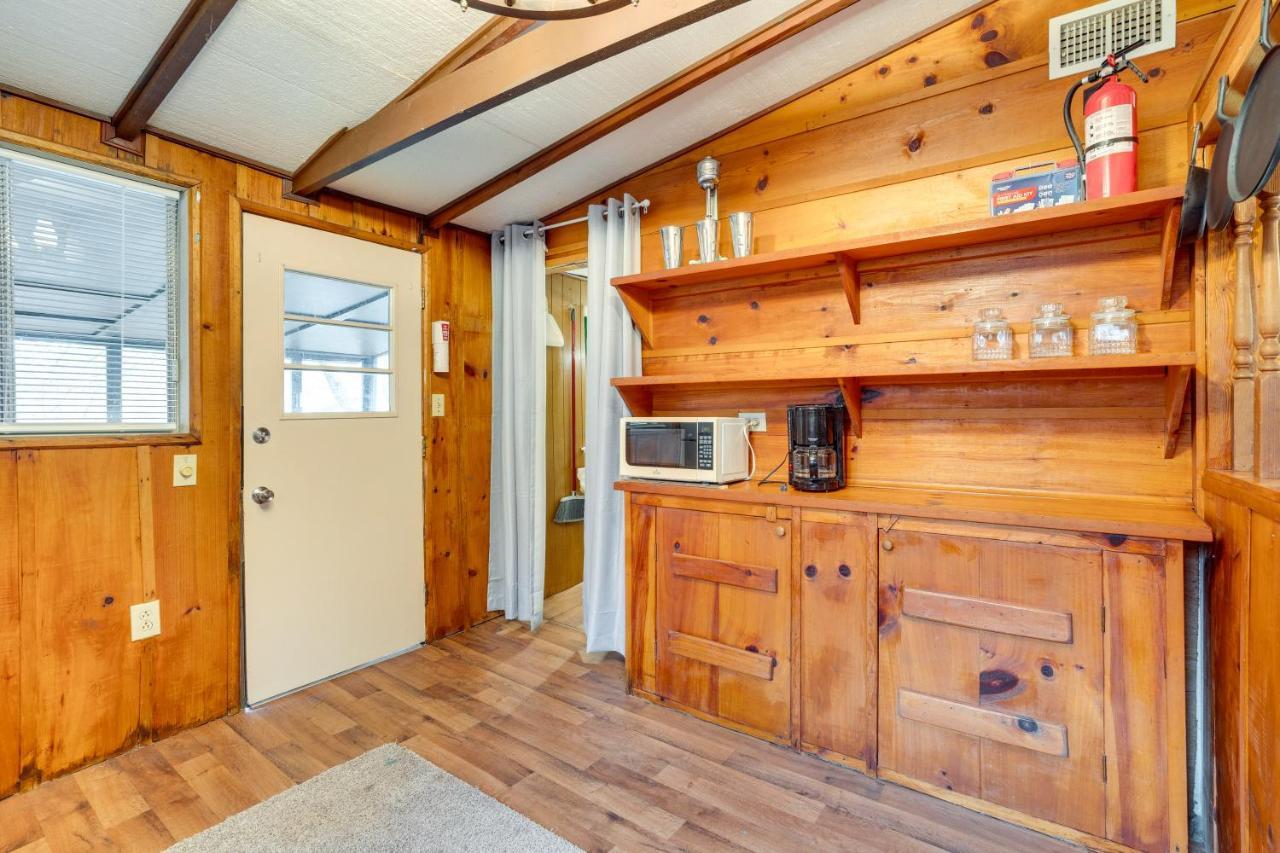 Brasstown Peaceful Warne Cabin Fenced Yard And Screened Porch מראה חיצוני תמונה